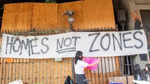 Stati Uniti, milioni di famiglie a rischio sfratto: l'appello di Biden