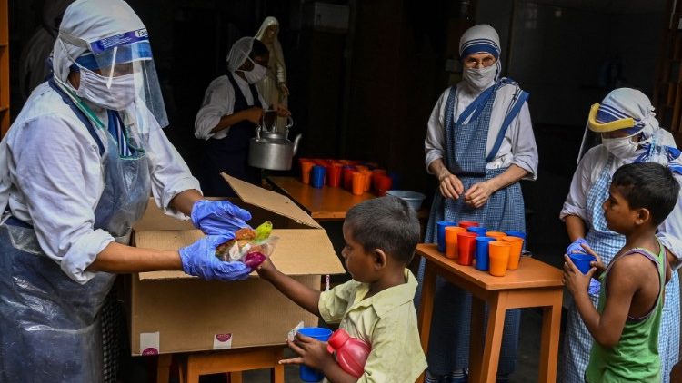 Indie: Misjonarki Miłości mają problemy po cofnięciu licencji na fundusze zagraniczne