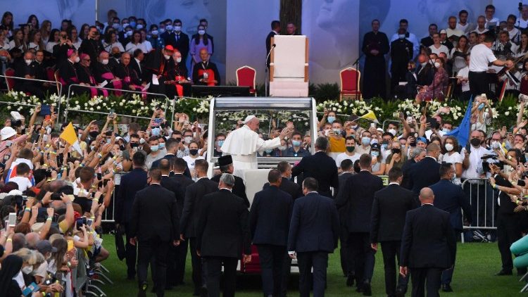 ĐTC gặp gỡ giới trẻ 