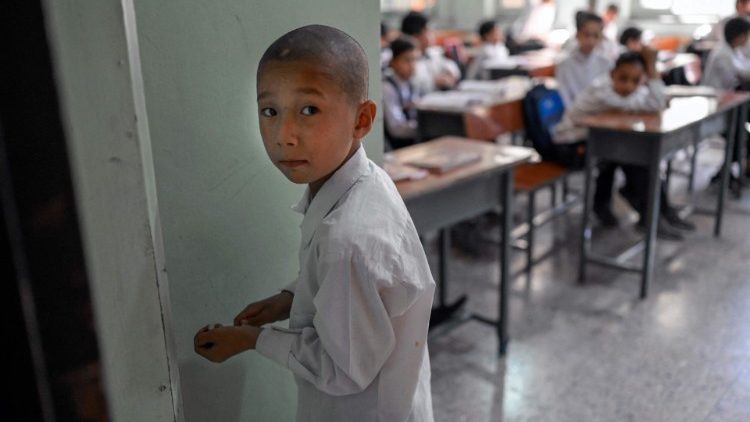 Katastrofalne skutki pandemii dla edukacji najuboższych 