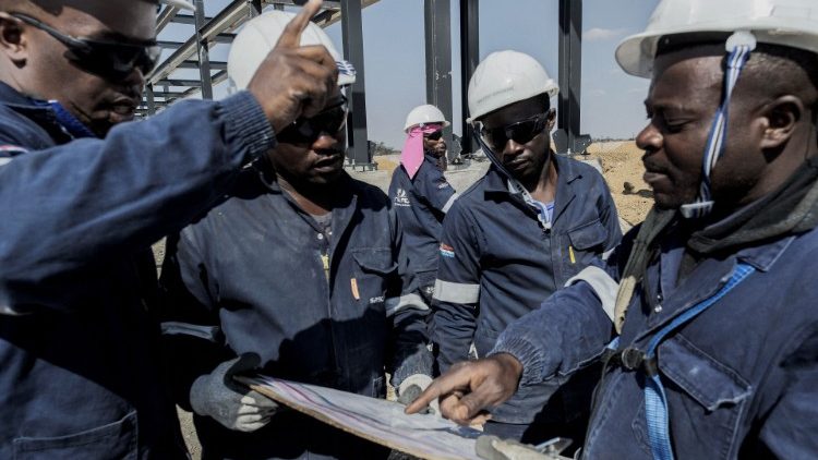 Kazi iboreshwe kwa sala na Neno la Mungu