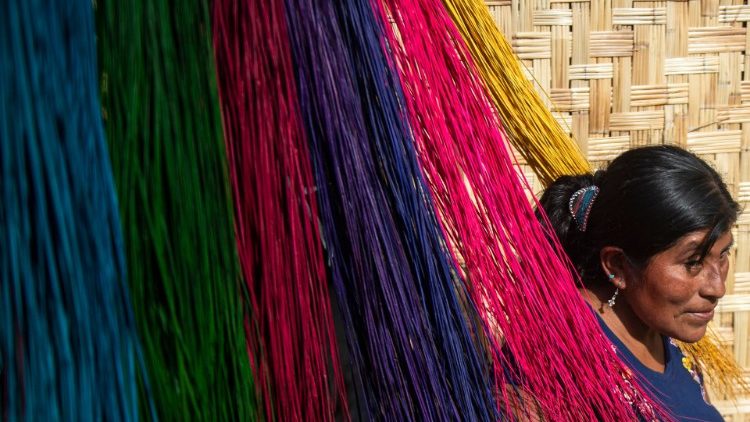 Il rapporto Idos sull'immigrazione in Italia offre uno spaccato sulla vita delle donne che, in pandemia, hanno perso il lavoro o lo hanno trovato sottopagato