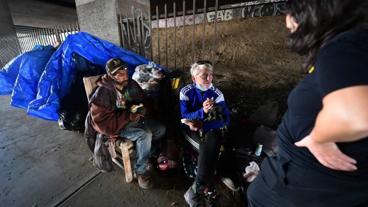 Bezdomni uczą praktycznej teologii