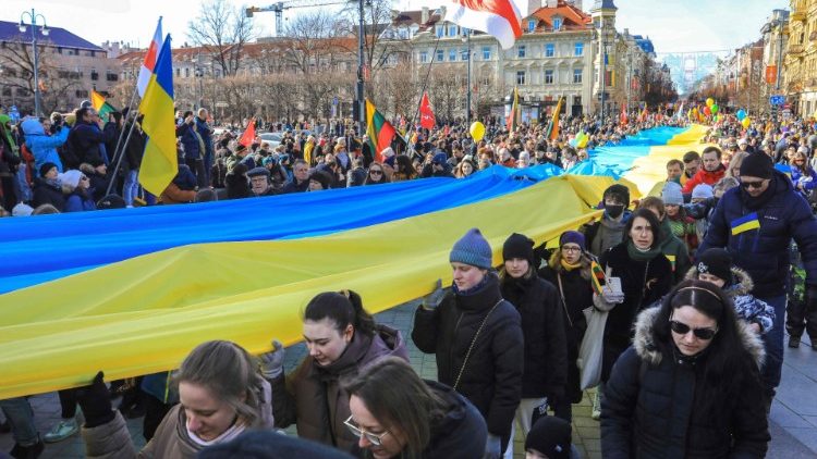 Eine Anti-Kriegs-Demo in Vilnius, Litauen