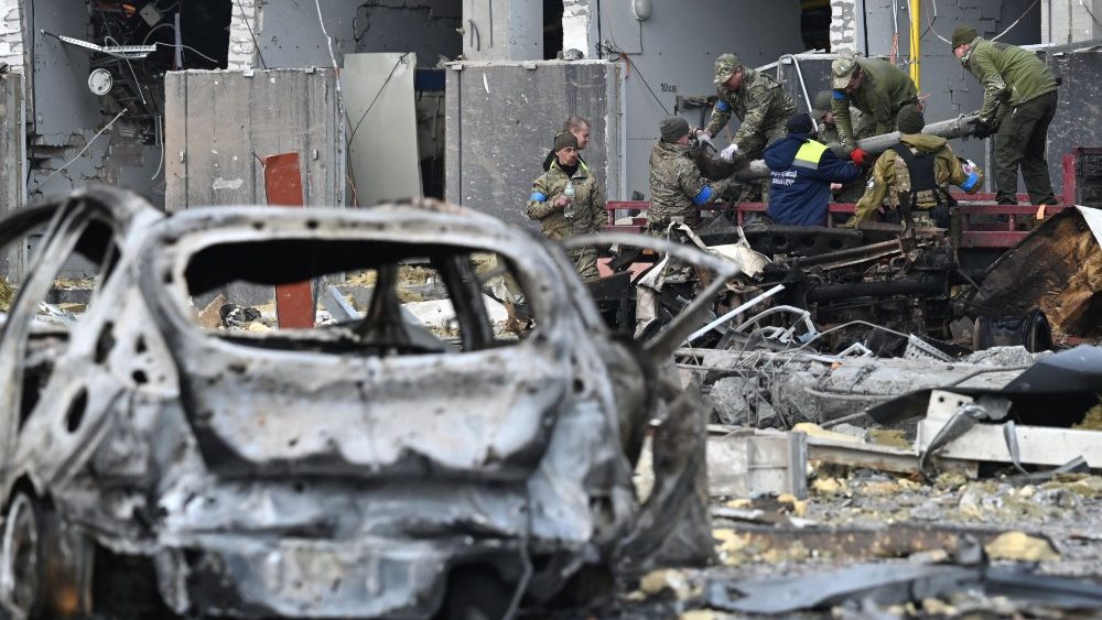 Desde 24 de fevereiro de 2022, mais de 21 mil pessoas foram mortas ou feridas, incluindo quase 1.500 crianças (AFP)