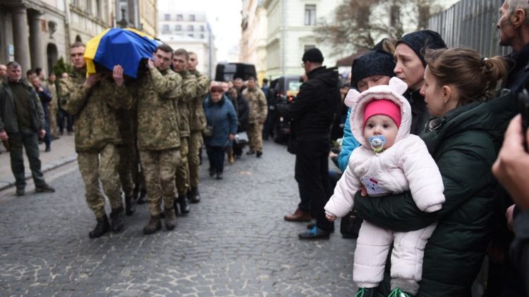 Beerdigung eines gefallenen Soldaten, am Mittwoch in Lemberg