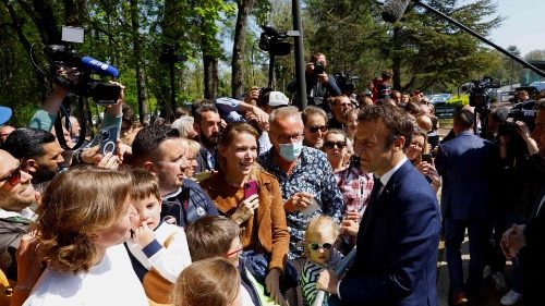 Frankreich: Priester und Ordensfrau bei Messerattacke verletzt