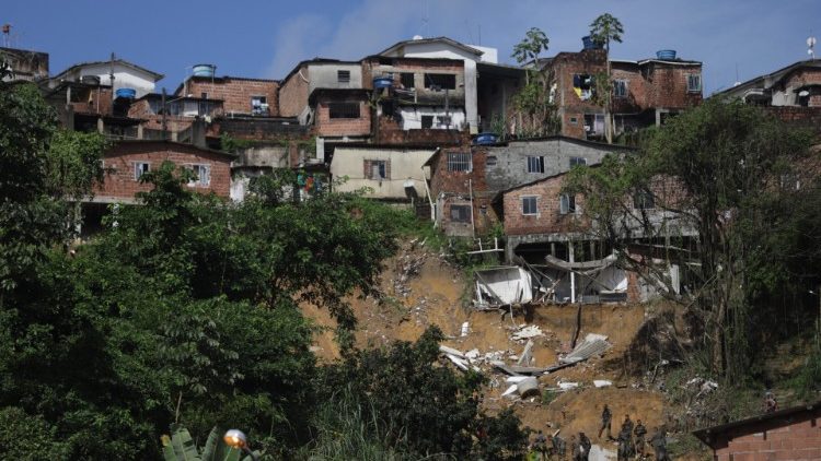 A view of the landslide in the community of Bola de Ouro, Brazil