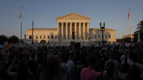 Por la vida, siempre