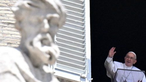 Francesco: impariamo da Pietro e Paolo ad avere fede anche nelle difficoltà