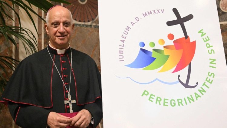 Abp Fisichella: ku rokowi jubileuszowemu, odkrywając Vaticanum II