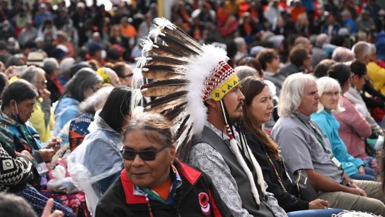 Բնիկ ժողովուրդներու հանդիպումը Ֆրանչիսկոս Պապին հետ