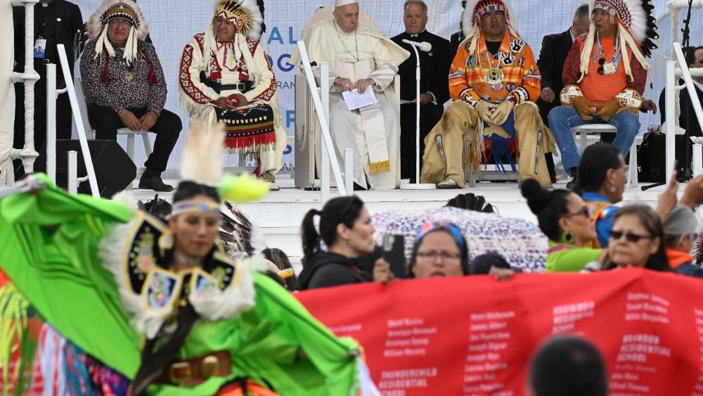 CANADA-VATICAN-RELIGION-POPE-INDIGENOUS