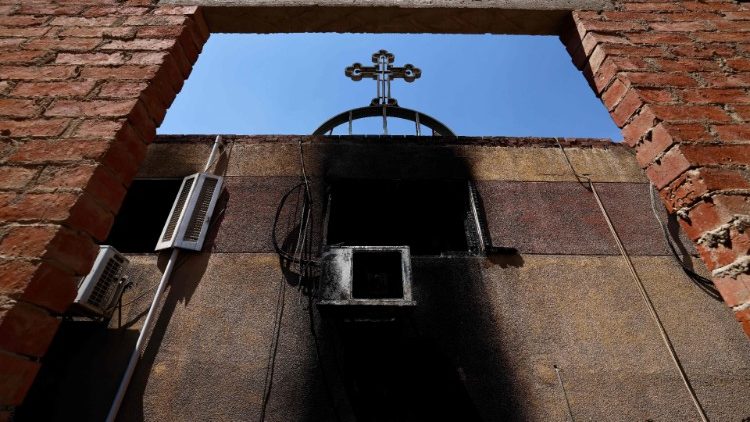 L'église Abu Sifin après l'incendie qui a eu lieu dimanche 14 août 2022