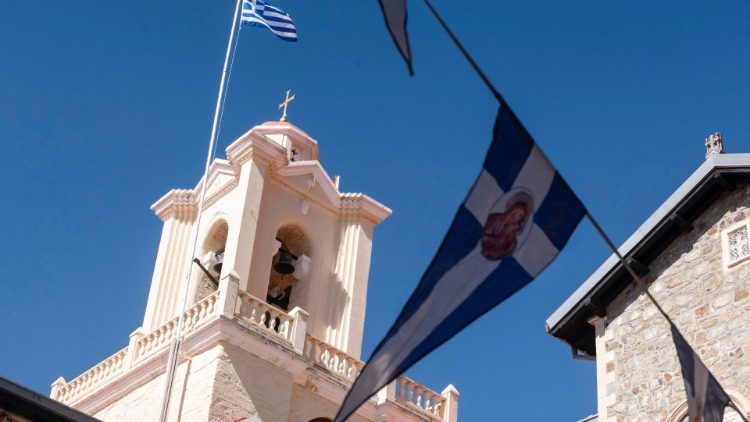 Blick auf ein orthodoxes Kloster in Zypern