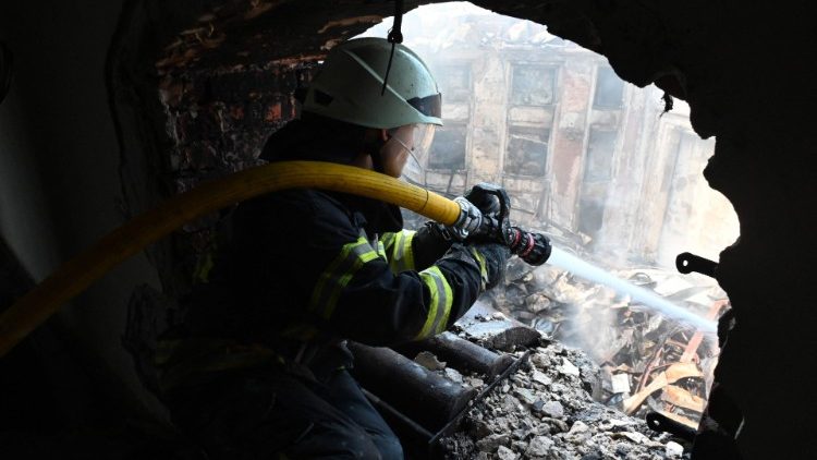 Unyenyekevu uboreshe mahusiano na: Mungu pamoja na jirani.