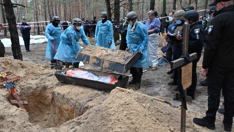 Odkrycie masowych grobów nieopodal Iziumu, 16 września 2022