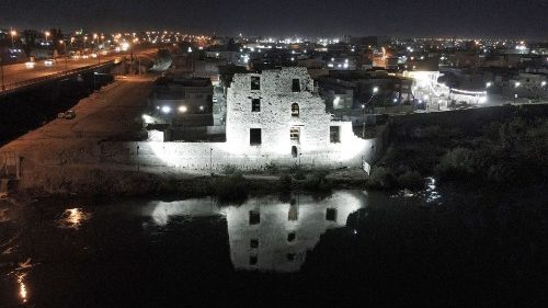 Irak: In Mossul läuten wieder Kirchenglocken