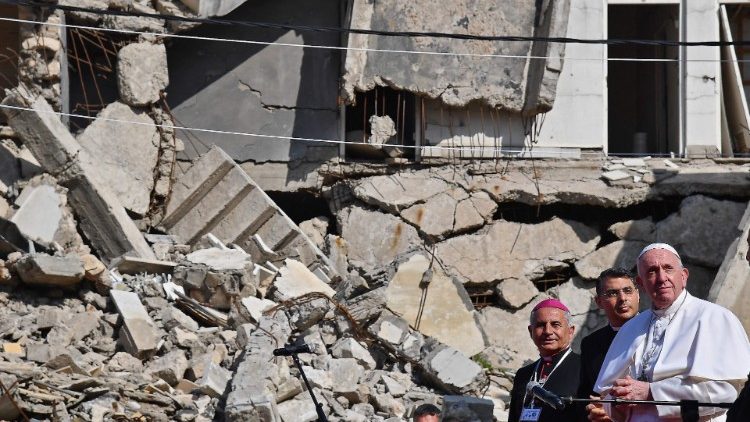 Le Pape François au nord de Mossoul en Irak, le 7 mars 2021. 