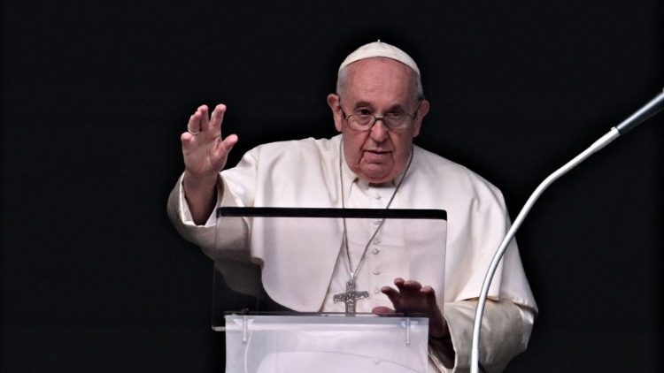 Papst beim Angelusgebet