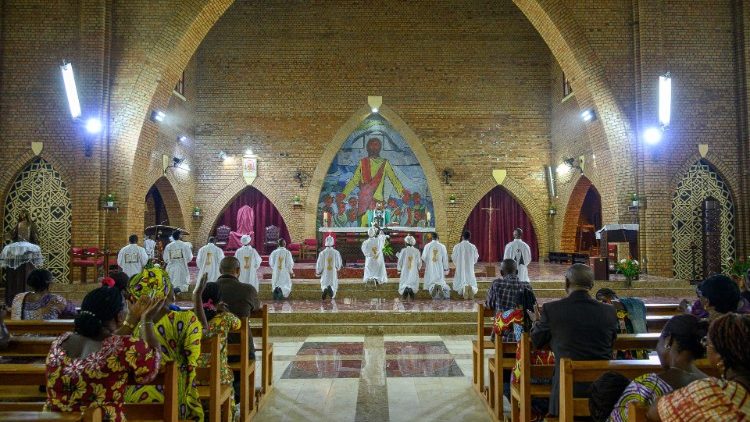 Catedral Nossa Senhora do Congo, em Kinshasam durante Missa em 22 de janeiro de 2023.