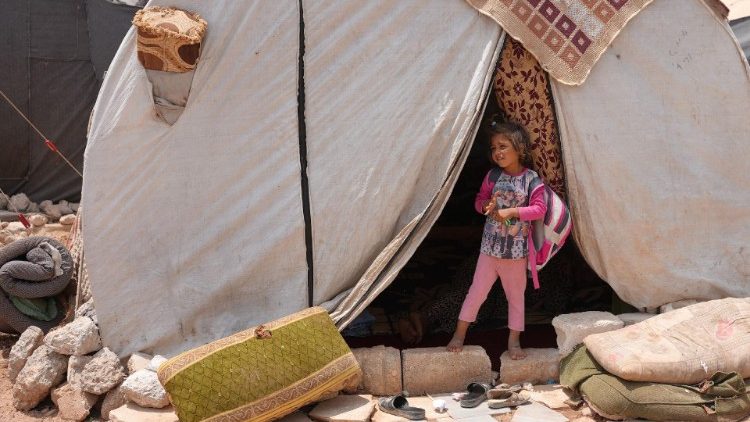 ബാല്യം ദുരിതത്തിലേക്കോ