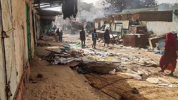 Menschen in El Geneina, West Darfur