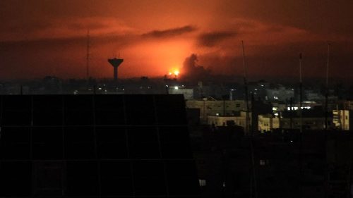 Gaza, duplice attacco israeliano su due scuole che ospitavano sfollati