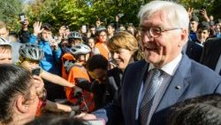 german-president-steinmeier-visits-the-federal-sta-1507813572347