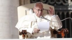 pope-francis--angelus-1508927630119