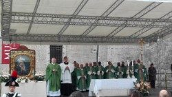 terremoto--stamani-a-norcia-celebrazione-eucaristi-1509274511957