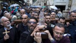good-friday-in-jerusalem-1522417985574.jpg