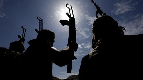 Dans l’enfer du Yémen, "les familles nous tendent leurs enfants"