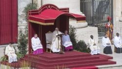 pope-francis--mass-in-the-sunday-of-divine-me-1523179415987.jpg