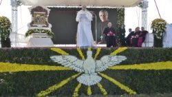 pope-visit-alessano-1524217986576.jpg