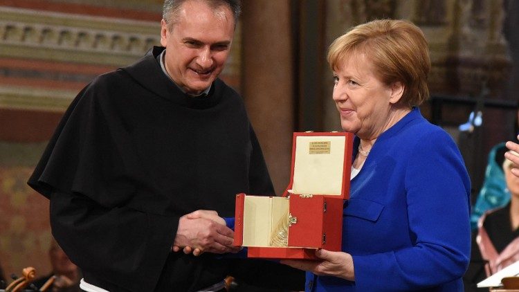 Mauro Gambetti, hier im Mai 2018 mit Angela Merkel