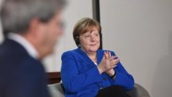 angela-merkel-in-italy--assisi--1526130490053.jpg