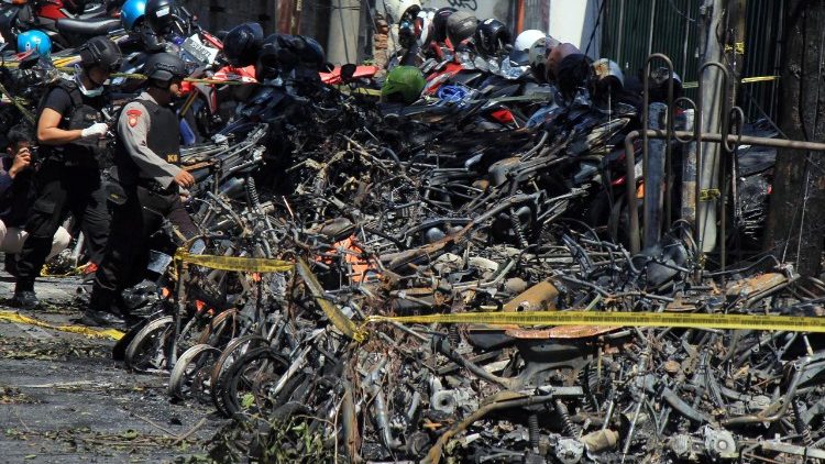Trois églises ont été visées par des attaques coordonnées de l'organisation de l'Etat Islamique à Surubaya en Indonésie, dimanche 13 mai 2018.