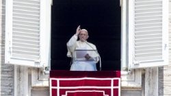 pope-francis--regina-coeli-prayer-1526815705294.jpg