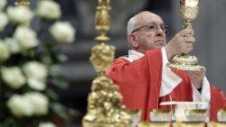pope-francis-leads-pentecost-mass-1526815388826.jpg