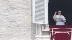 pope-francis--angelus-1527418481720.jpg