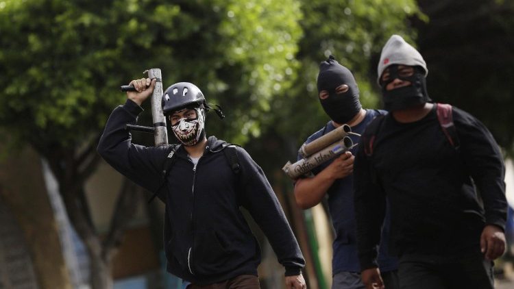 violence-continues-in-nicaragua-while-ortega--1528602746970.jpg
