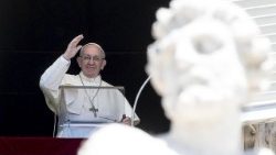 pope-francis--angelus-1529234349914.jpg
