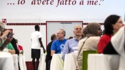 pranzo--il-pasto-dell-incontro--per-migranti--1529413162046.jpg