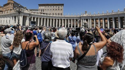 angelus-by-pope-francis-in-st--peter-s-square-1531050460087.jpg
