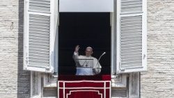 pope-francis--angelus-prayer-1531653160775.jpg