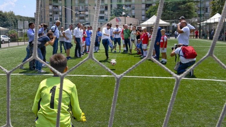 Trẻ em ở khu Scampia