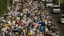 hundreds-of-salvadorans-start-pilgrimmage-bef-1533245945625.jpg