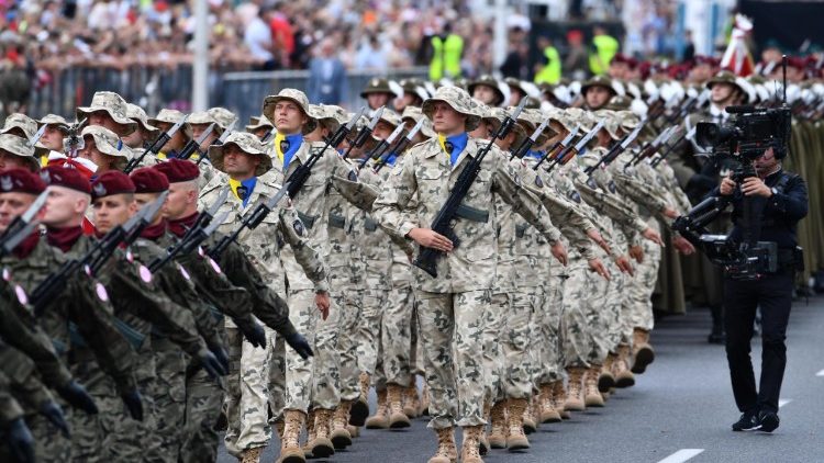 polish-armed-forces-day-1534338091354.jpg