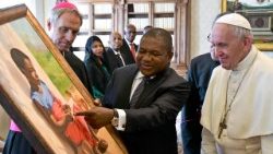 pope-francis-receives-mozambique-president-fi-1536925331741.jpg